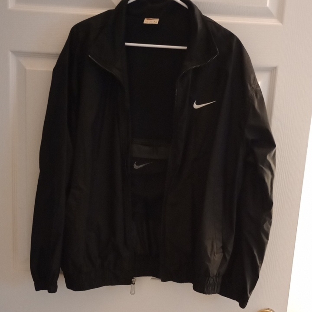 Nike Men's Black Windbreaker Jacket